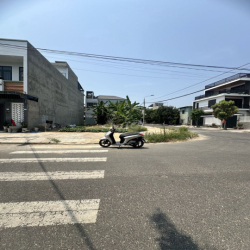 Cho thuê đất lô góc ngã tư, 2 mặt tiền - Hoà Xuân