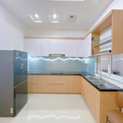Căn Hộ Cao Cấp Ngay Phan Đăng Lưu, Phú Nhuận 7tr5 full nt giếng trời
