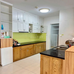 Cần cho thuê căn hộ Tara, Tạ Quang Bửu, Q. 8. - Căn - 2PN 