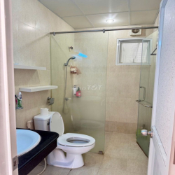 Cần cho thuê căn hộ Tara, Tạ Quang Bửu, Q. 8. - Căn - 2PN 