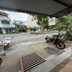 MB kinh doanh ngay chợ Căn Cứ, có gác, Toilet riêng