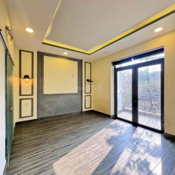NHÀ 4 TẦNG 4PN 5WC NGAY GẦN LÒ LU  GẦN VIN