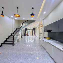 NHÀ 4 TẦNG 4PN 5WC NGAY GẦN LÒ LU  GẦN VIN