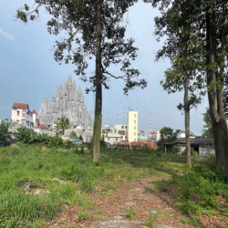 Cho thuê 5.000m² đất có nhà Văn phòng và Xưởng kế bên KDL Suối Tiên.