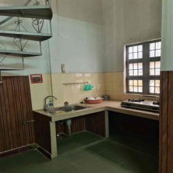 Cho thuê nhà trong khu Ngọc Vân-Giá 4tr/tháng