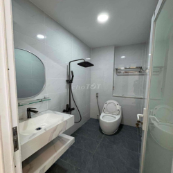 🏡CHO THUÊ NHÀ PHỐ LIỀN KỀ HẺM 8M  :GIÁ 18tr🍓4pn 5vc + sân thượng