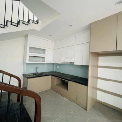 Cho thuê nhà Cổ Linh, 33m x 5 tầng, ô tô, nhà mới, đầy đủ nội thất