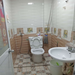 nhà cho thuê 8,5 triệu mặt tiền xe hơi 