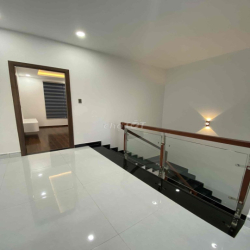 NHÀ PHỐ LIÊN PHƯỜNG ĐẸP 1T2L 6*18 3PN FULL NỘI THẤT ĐẸP GẦN CAO TỐC