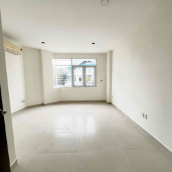 Cho thuê căn góc nhà mới 5x18m 3 lầu có 5PN có máy lạnh