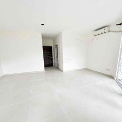 Cho thuê căn góc nhà mới 5x18m 3 lầu có 5PN có máy lạnh
