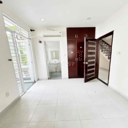 Cho thuê căn góc nhà mới 5x18m 3 lầu có 5PN có máy lạnh
