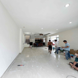 Cho thuê căn góc nhà mới 5x18m 3 lầu có 5PN có máy lạnh