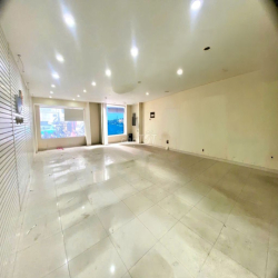 NGUYÊN CĂN GẦN TAKAHASHIMAYZA 10M X 20M TRỆT 2LẦU TRỐNG