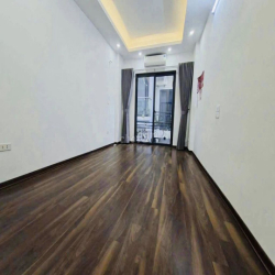 Cho thuê nhà phố Thượng Thanh, 32m x 5 tầng, nhà mới, full đồ, ở ngay
