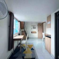 Chính chủ cho thuê phòng gác cao 2mét ngay Vườn Lài, Tân Phú Giá tốt