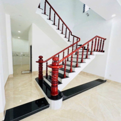 Cho thuê nhà hẻm trương định gần mặt tiền đề thám giá 12 triệu