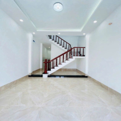 Cho thuê nhà hẻm trương định gần mặt tiền đề thám giá 12 triệu