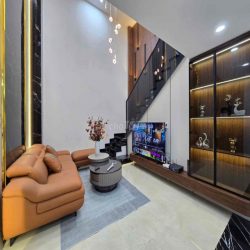 NHÀ ĐẸP MẶT TIỀN TRUNG TÂM GIÁ RẺ NHƯ KIỆT