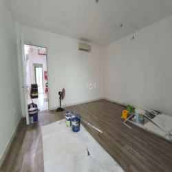 Văn phòng Nguyễn Trọng Tuyển 40m2 giá 8,5 triệu/tháng