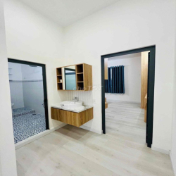 🌻CHO THUÊ NHÀ TRỆT LẦU MỚI CÓ HẺM HÔNG FULL NỘI THẤT KDC HỒNG LOAN