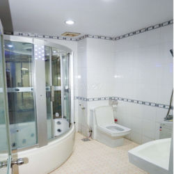 CHDV 45m2 BAN CÔNG - WC có BỒN TẮM gần  ETOWN Cộng Hòa P13 Tân Bình