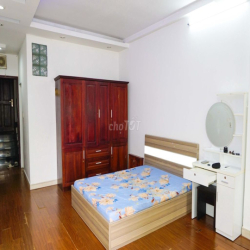 CHDV 45m2 BAN CÔNG - WC có BỒN TẮM gần  ETOWN Cộng Hòa P13 Tân Bình