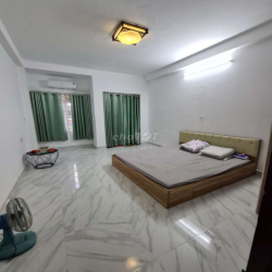 NHÀ 4X18M 1 TRỆT 3 LẦU 4PN CÓ MÁY LẠNH ĐƯỜNG 6M THÔNG