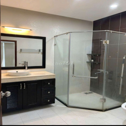 biệt thự giá rẻ 8 x 20 có 6pn 6wc có sân đậu ô tô 