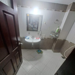 Nhà ngõ 100 đường Hoàng Quốc Việt, Dt 45m2 x 5 tầng - 18 triệu/tháng