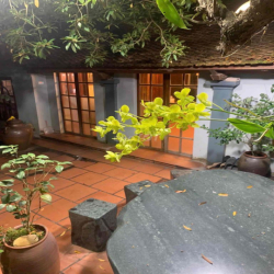 chi thuê nhà và sân vườn