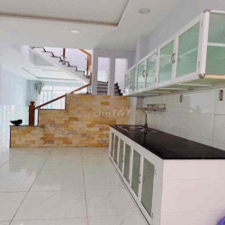 nhà 3 PHÒNG NGỦ 4,5x16 điện biên phủ