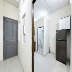 Cho Thuê Phòng Ban Công - 01 Phòng Ngủ - 01 Phòng Bếp
