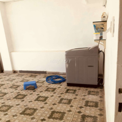 Phòng 25m2( tầng trệt ) đường Lê Văn Sỹ Q.3