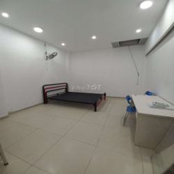 Phòng 25m2( tầng trệt ) đường Lê Văn Sỹ Q.3