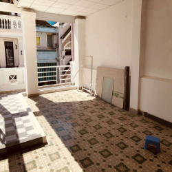 Phòng 25m2( tầng trệt ) đường Lê Văn Sỹ Q.3