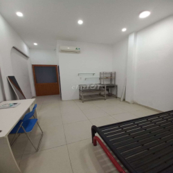 Phòng 25m2( tầng trệt ) đường Lê Văn Sỹ Q.3
