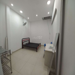 Phòng 25m2( tầng trệt ) đường Lê Văn Sỹ Q.3