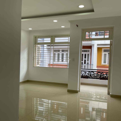 NHÀ ĐẸP 5PN_4WC ÔTÔ NGỦ TRONG NHÀ, KDC HỒNG ĐÀO QL13 TĐ