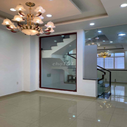 NHÀ ĐẸP 5PN_4WC ÔTÔ NGỦ TRONG NHÀ, KDC HỒNG ĐÀO QL13 TĐ