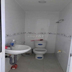 Đối diện công viên lãnh binh thăng, yên tĩnh, xe để thoả mái