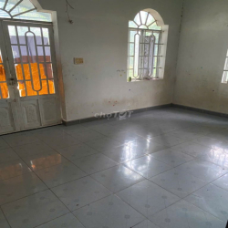 Nhà cho thuê, có thể buôn bán kinh doanh