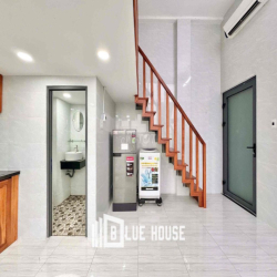 Cho Thuê Căn Hộ Duplex View Kính, Gác Cao 1m7 Gần Đại Học Công Thương.