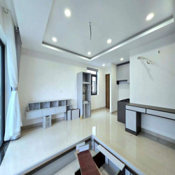 CHO THUÊ CHDV BAN CÔNG FULL NỘI THẤT GẦN NGAY CHUNG CƯ DREAM HOME