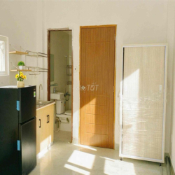 Phòng Studio ban công cửa sổ trời - Phan Chu Trinh BT