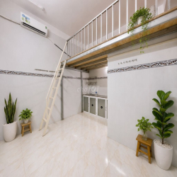 Phòng sẵn máy lạnh, giờ tự do ngay chợ Thủ Đức, tiện ra Phạm Văn Đồng