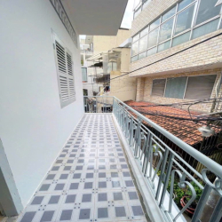 Thuê nhà Phú Nhuận đường Lê Văn Sỹ, 2PN, hẻm ba gác, giá 14tr TL