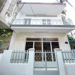 Thuê nhà Phú Nhuận đường Lê Văn Sỹ, 2PN, hẻm ba gác, giá 14tr TL