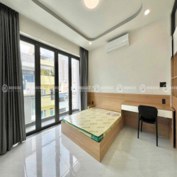 1 căn hộ tách bếp thang máy  tân bình tân phú