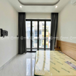 1 căn hộ tách bếp thang máy  tân bình tân phú